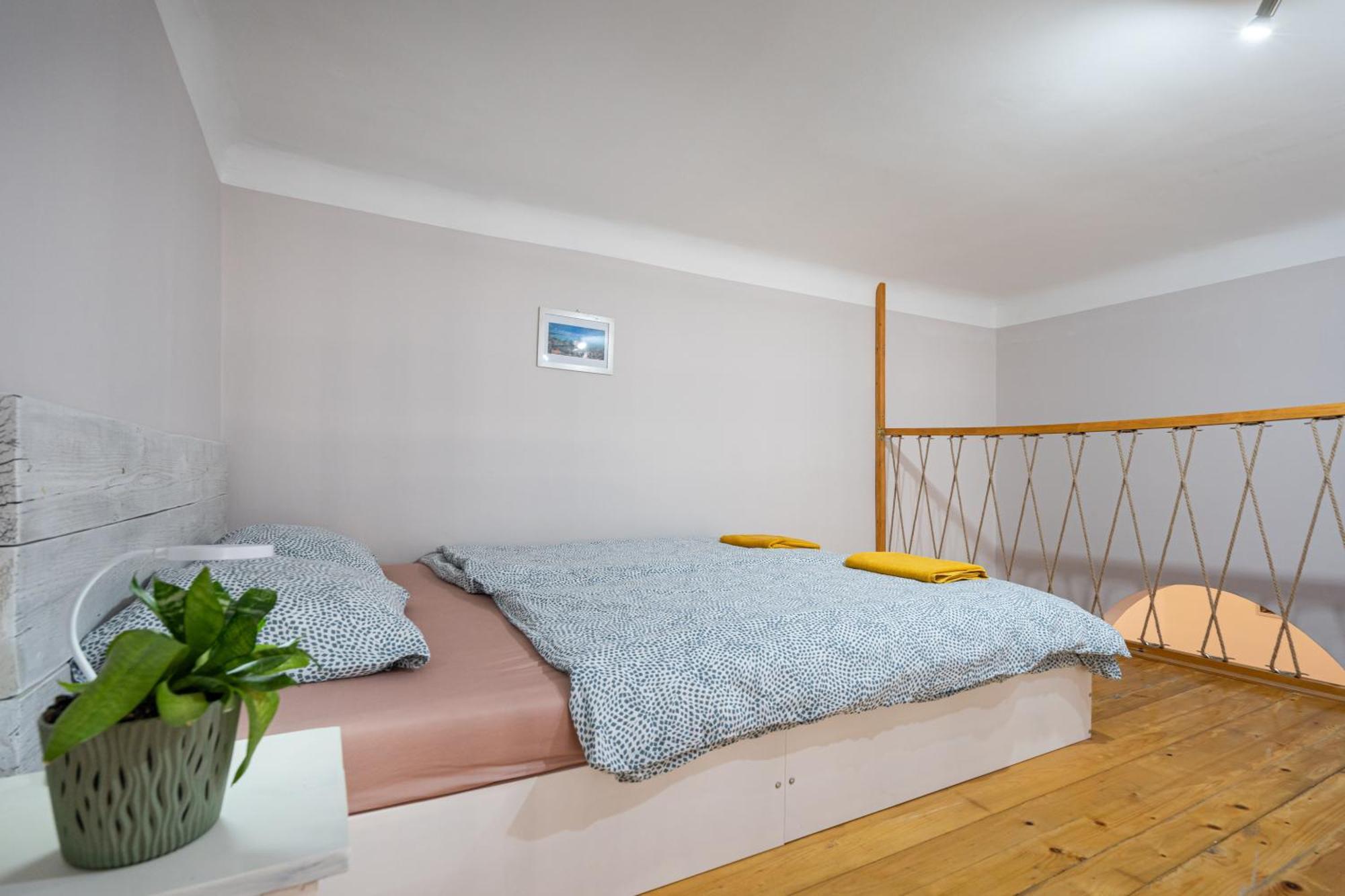 Affordable Heroes' Square Residence Budapest Luaran gambar