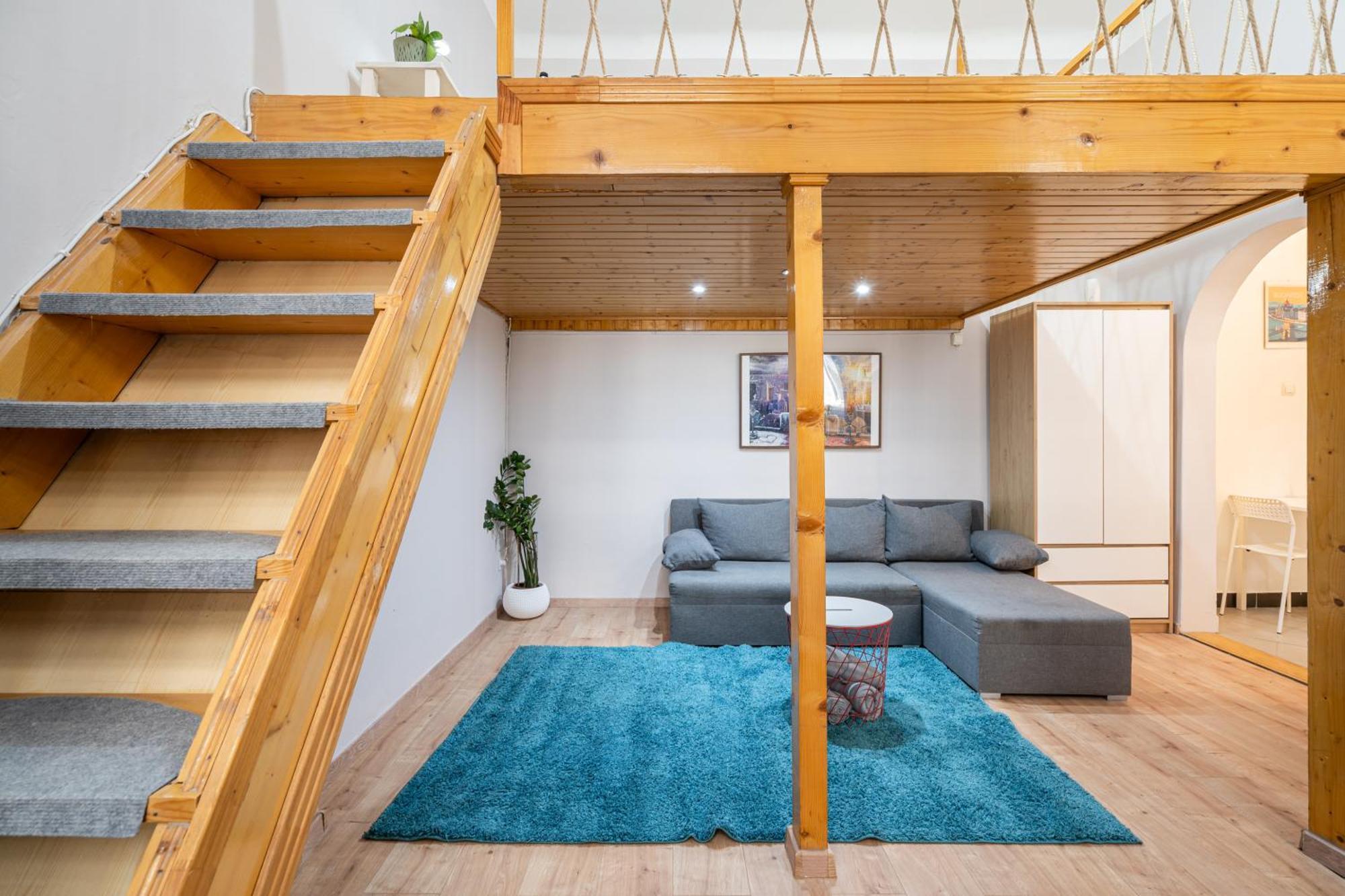 Affordable Heroes' Square Residence Budapest Luaran gambar